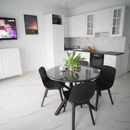 Apartament Powidz Appartamento Esterno foto