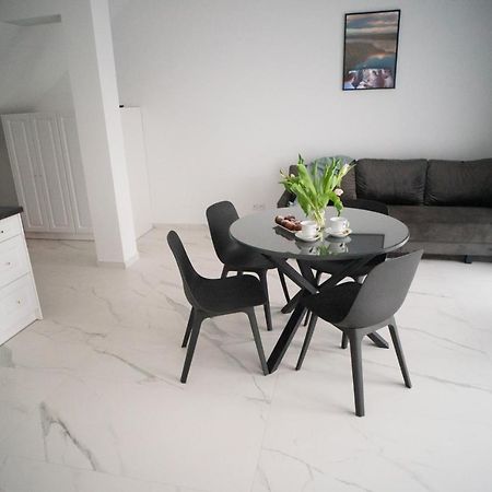 Apartament Powidz Appartamento Esterno foto