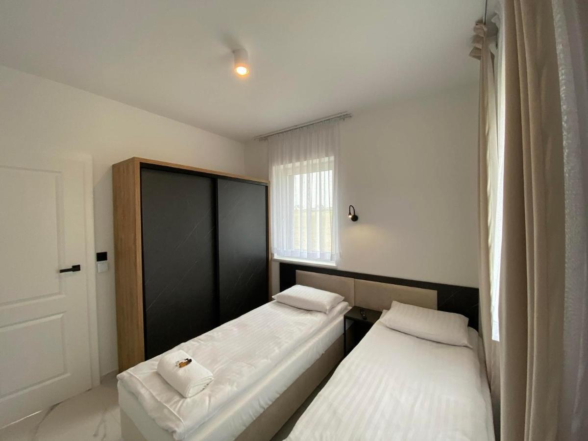 Apartament Powidz Appartamento Esterno foto