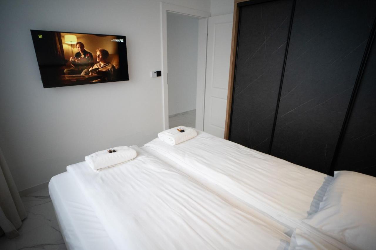 Apartament Powidz Appartamento Esterno foto